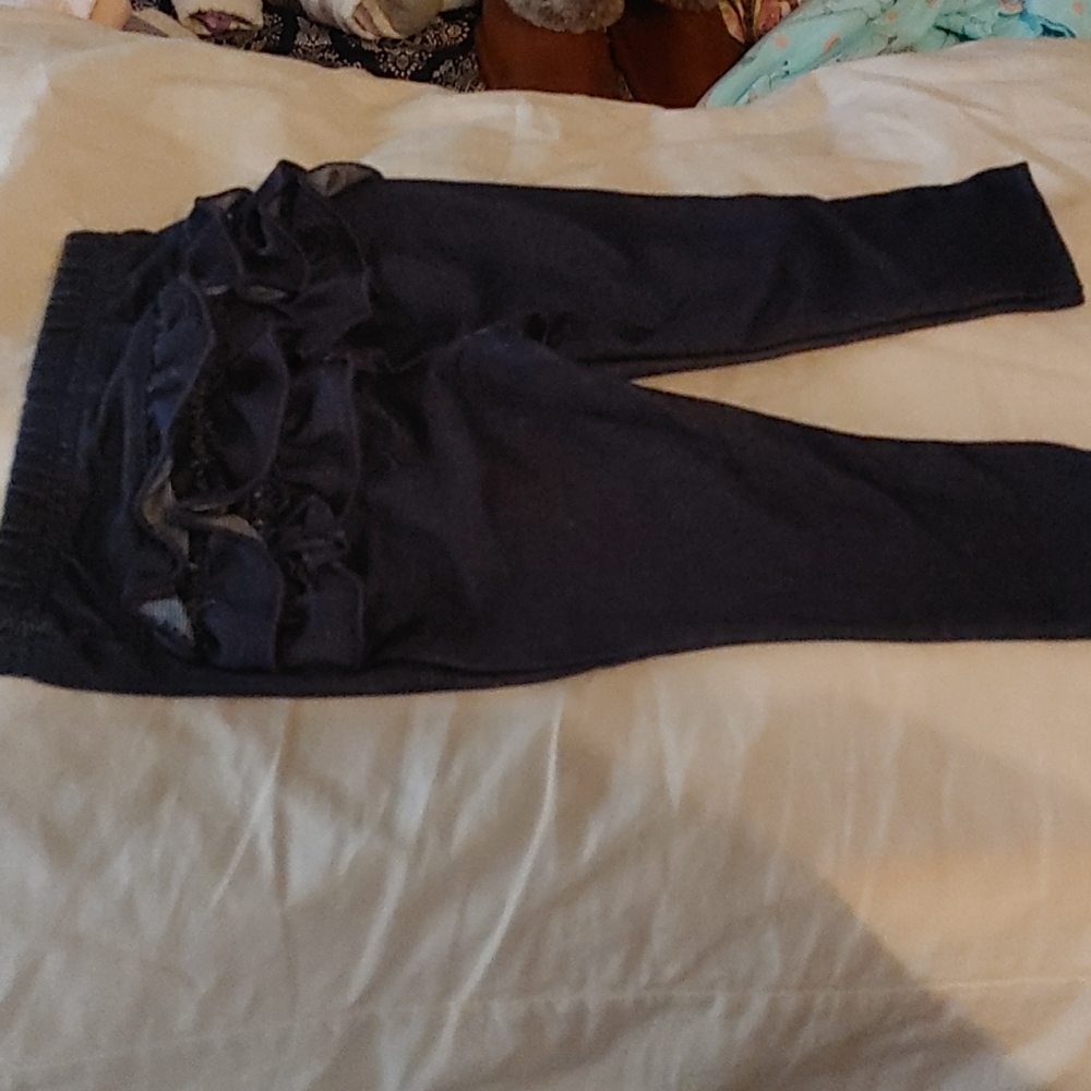 Garanimals size 6 to 9 months girls jogger- 6-9 jegging w. Ruffle bottom